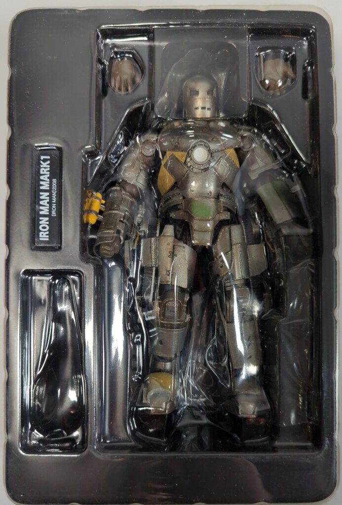 マーベル　レガシーOFリボルテック　アイアンマンマーク1  LR-023 海洋堂 Amazon.co.jp: レガシーOFリボルテック アイアンマン マークI 約160mm