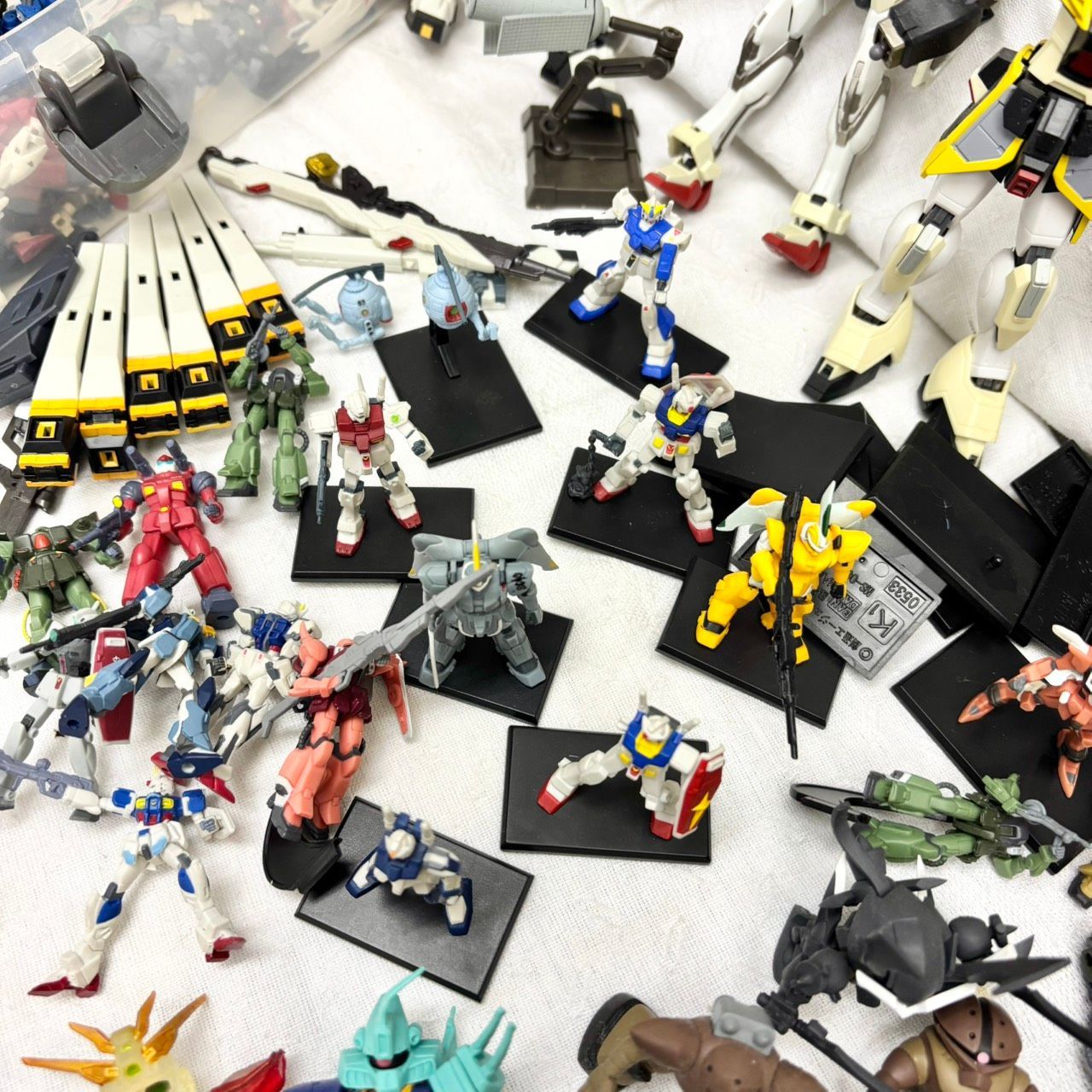 350 ガンダム フィギュア 大量 まとめ売り ミニフィギュア 武器 パーツ