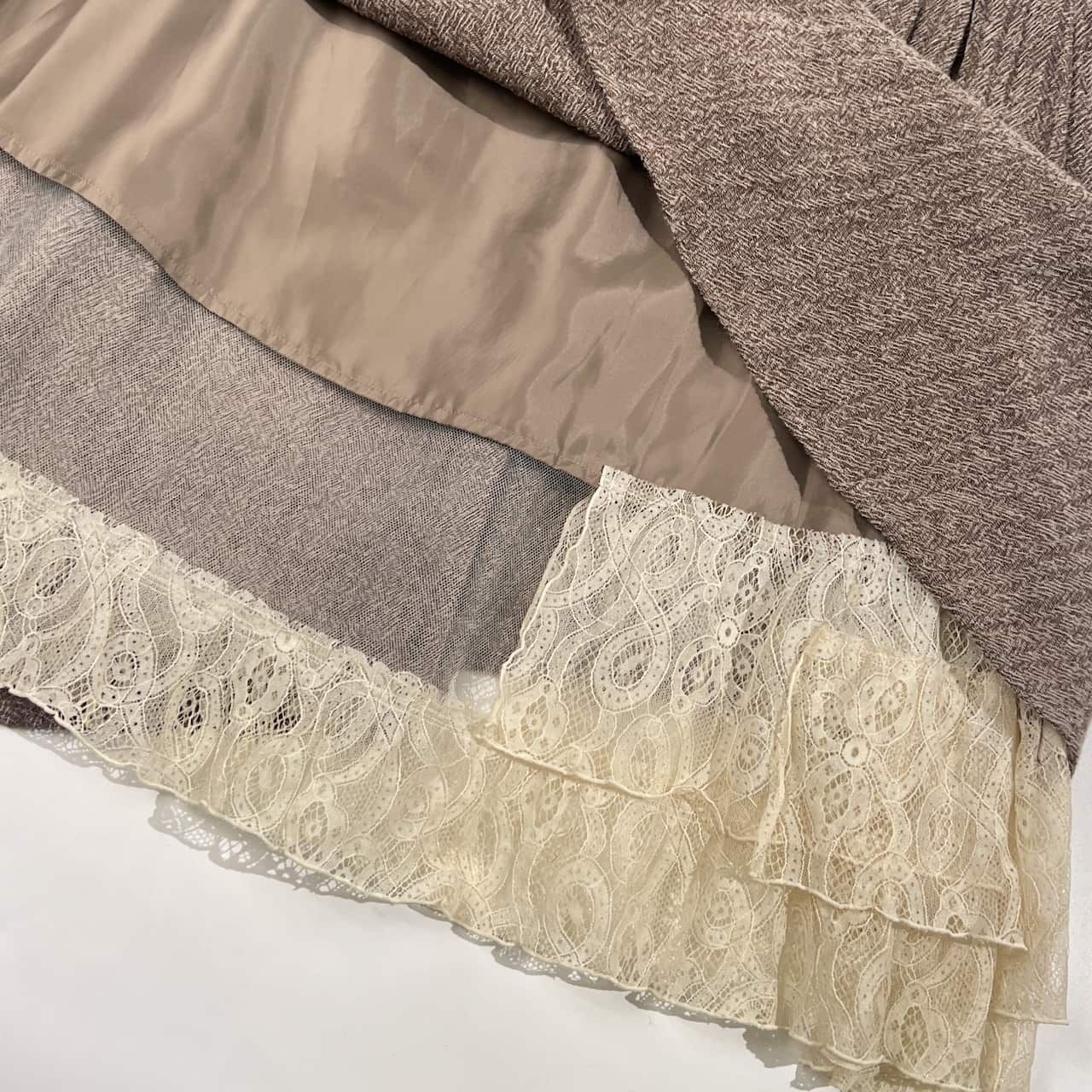 io comme io イオコムイオ 切替レース アシンメトリー スカート 38