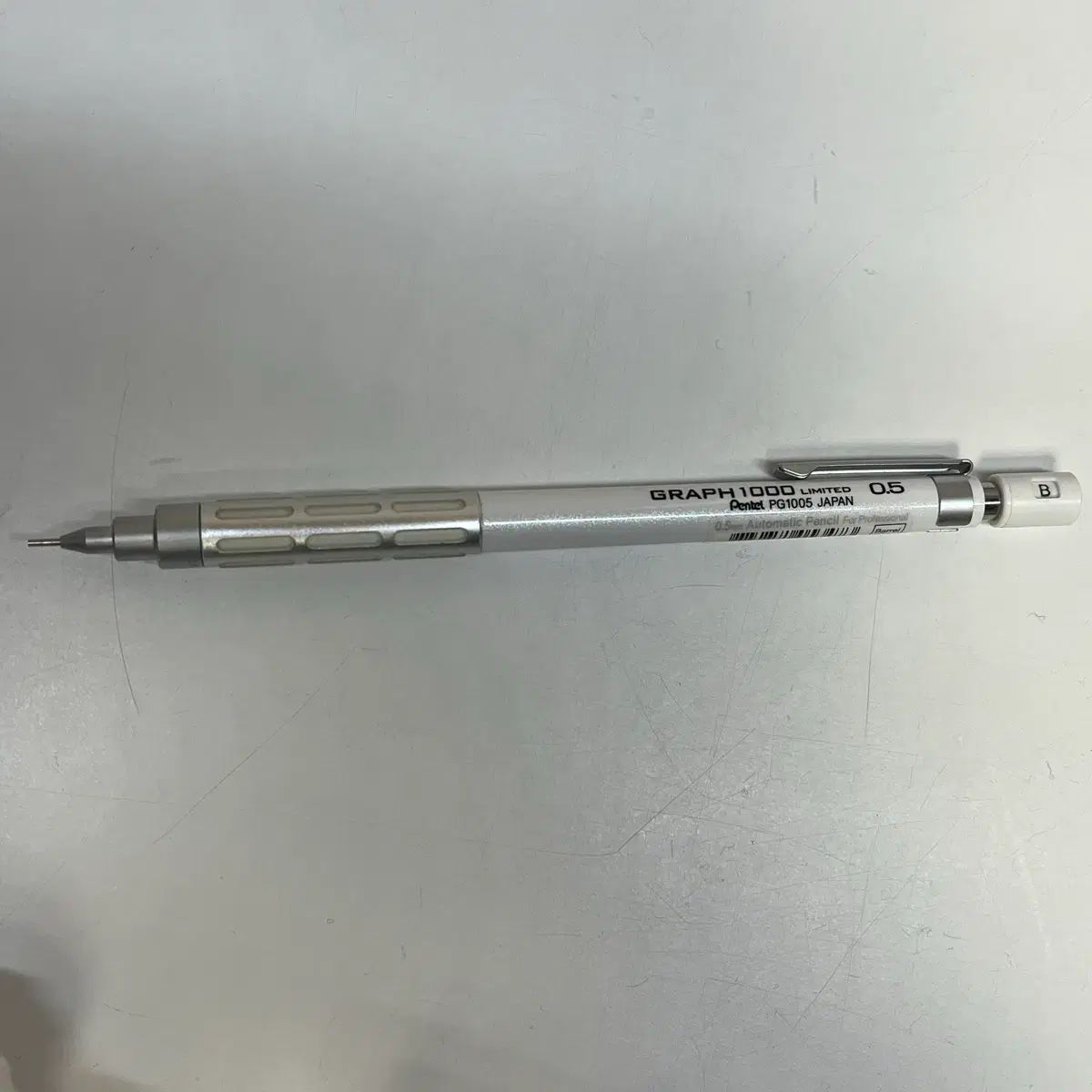 ぺんてる (PENTEL) グラフ1000 パールホワイト - メルカリ