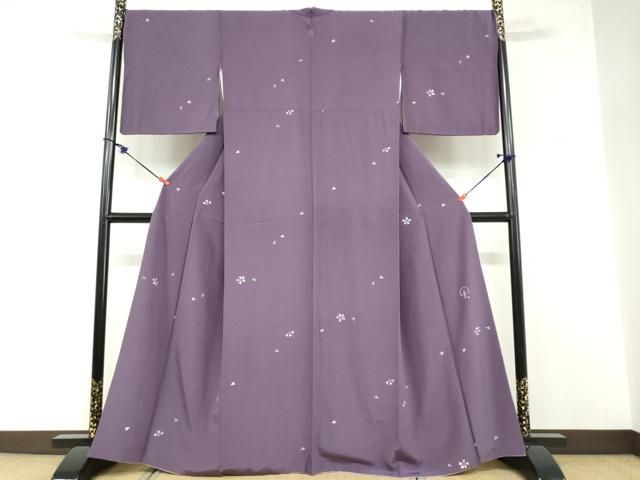 平和屋着物●京友禅作家　山科春宣監修　色無地　御所解地紋　薄雲鼠色　正絹　逸品　BAAW5110hj 平和屋着物○訪問着 友禅 枝花文 暈し染め 正絹 逸品 CABF3416utの通販