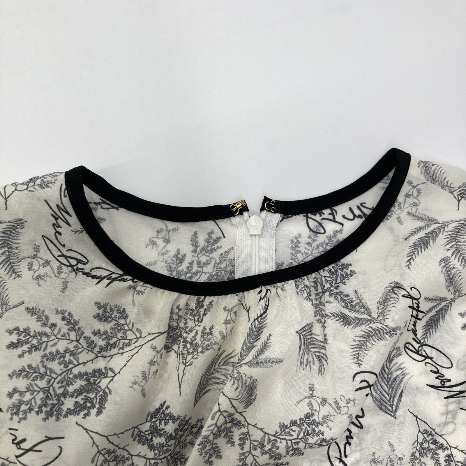 ANAYI アナイ 25年製 ﾎﾜｲﾄ ﾘｰﾌｶﾘｸﾞﾗﾌｨｰﾌﾟﾘﾝﾄ ﾍﾞﾙﾄ付き ﾜﾝﾋﾟｰｽ 36  