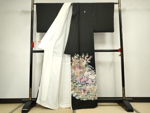 平和屋着物●本加賀友禅作家　染元千紅代表　寺西一紘　黒留袖　吉祥草花文　正絹　逸品　AABF5175cs 平和屋着物○本加賀友禅作家 染元千紅代表 寺西一紘 黒留袖 吉祥草花文