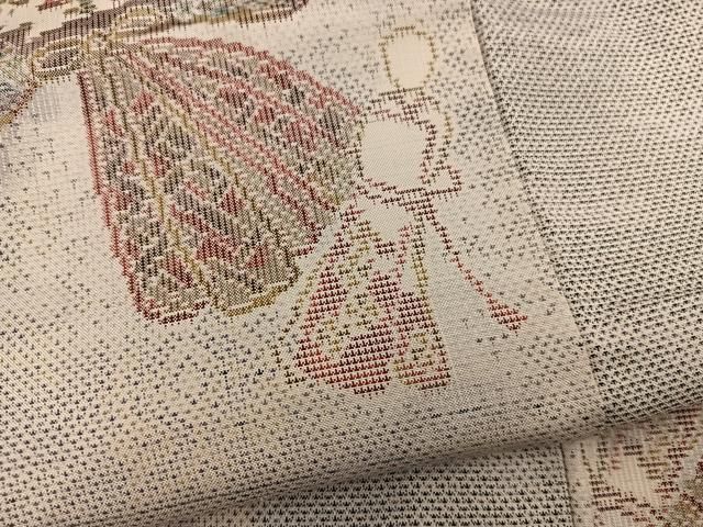 平和屋着物○都喜ヱ門 本場大島紬 白大島 7マルキ 人物文 総絣 藤絹