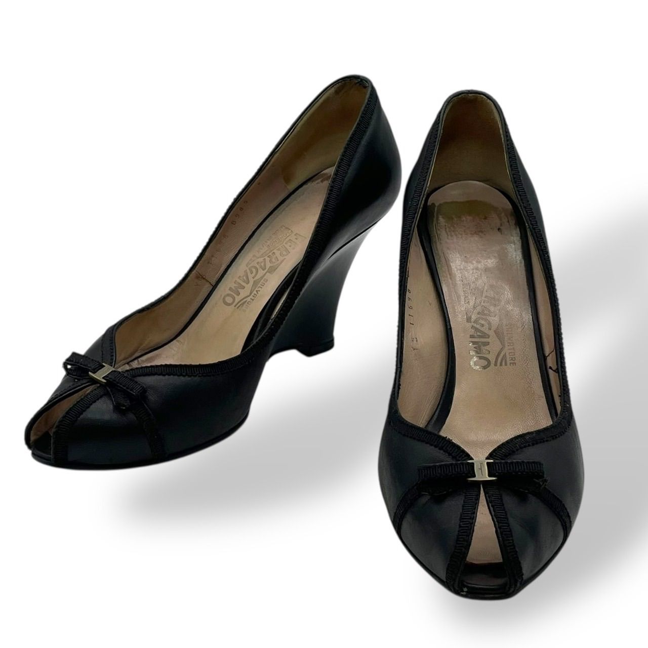 Salvatore Ferragamo ブラックウェッジソールパンプス341/2 Salvatore