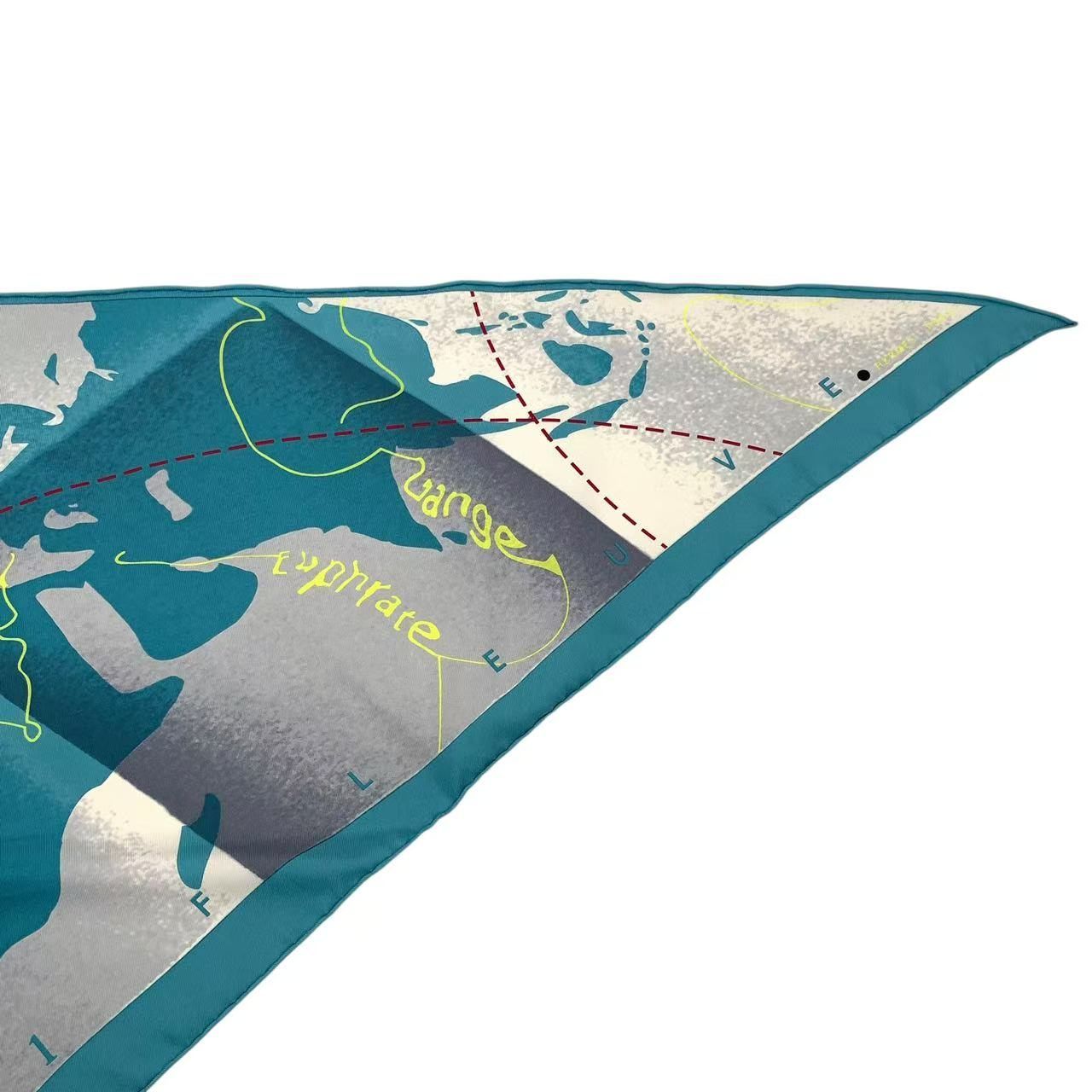 新品同様 HERMES エルメス カレ90 三角スカーフ 地図柄 シルク ブルー
