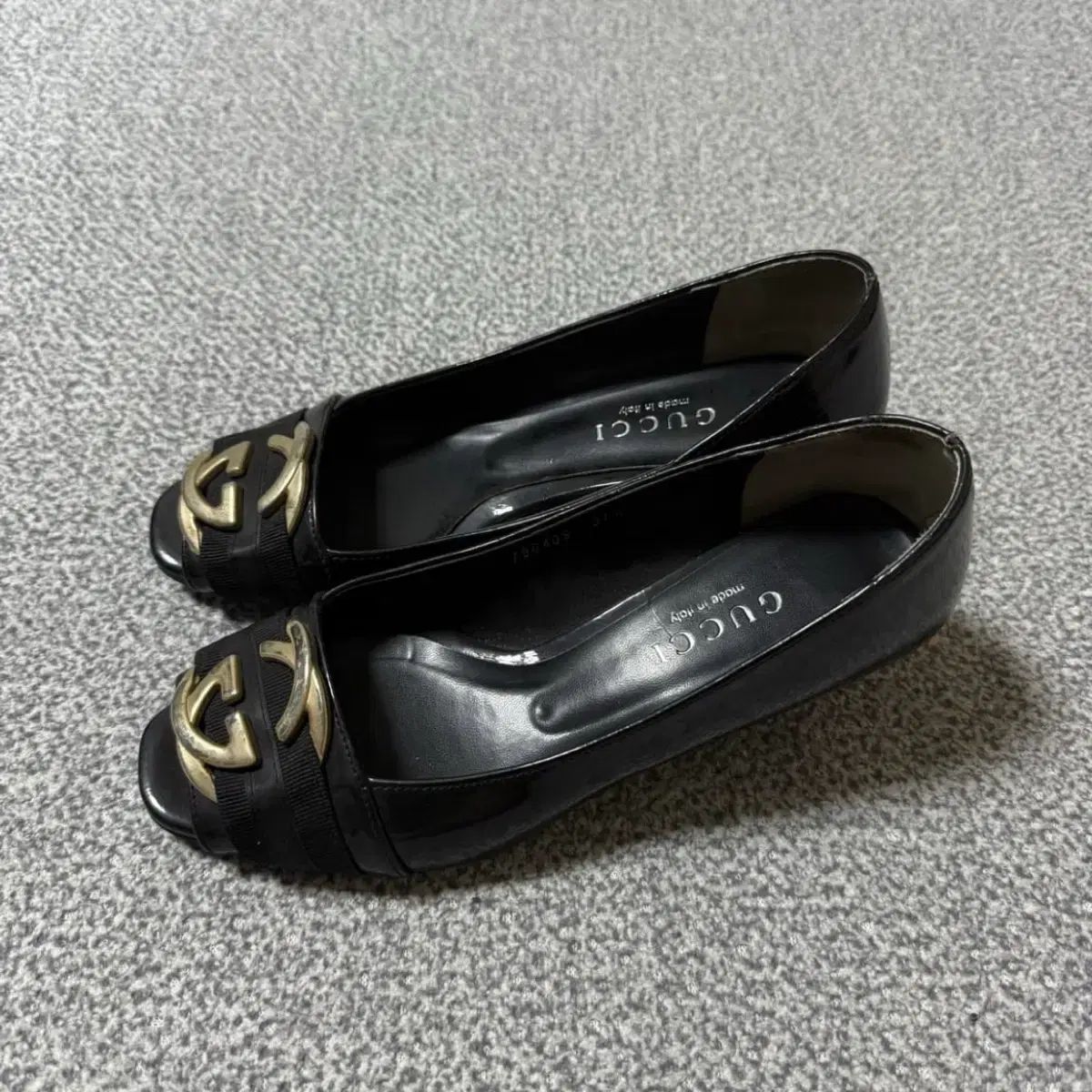 グッチ ゴールド ロゴ エナメル パンプス 靴 235-240 - メルカリ