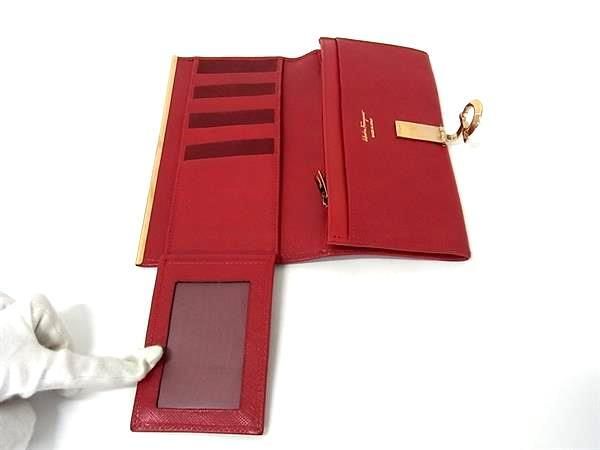 未使用　極美品　フェラガモ　長財布　ガンチーニ　レザー　レッド　赤 Salvatore Ferragamo フェラガモ 財布 ガンチーニ レッド レザー