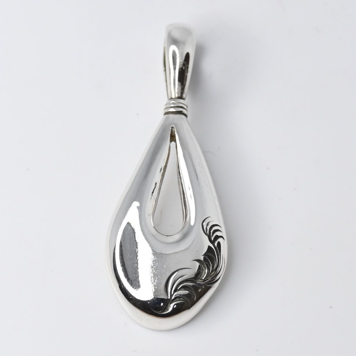 研磨済】ARIZONA FREEDOM シルバー チャーム トップのみ 唐草