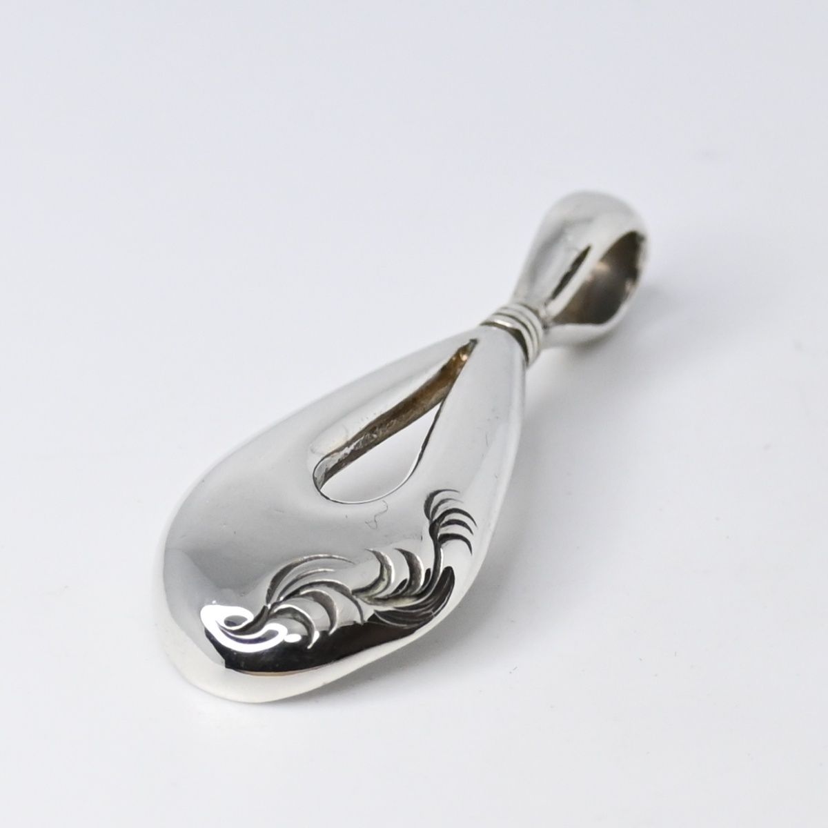 研磨済】ARIZONA FREEDOM シルバー チャーム トップのみ 唐草