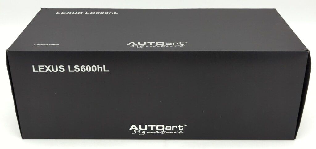 AUTOart 1/18SIGNATURE LEXUS LS600HL (ホワイトパールクリスタル