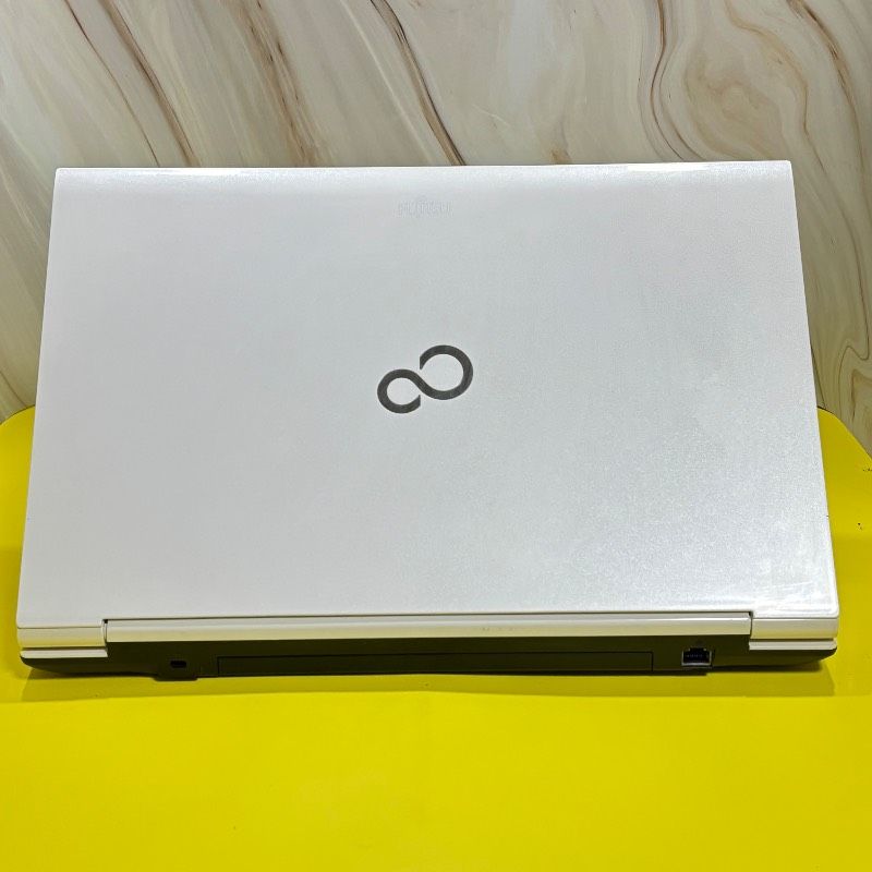 爆速Core i7✨美品✨富士通ノートパソコン✨メモリ8GB 新品SSD