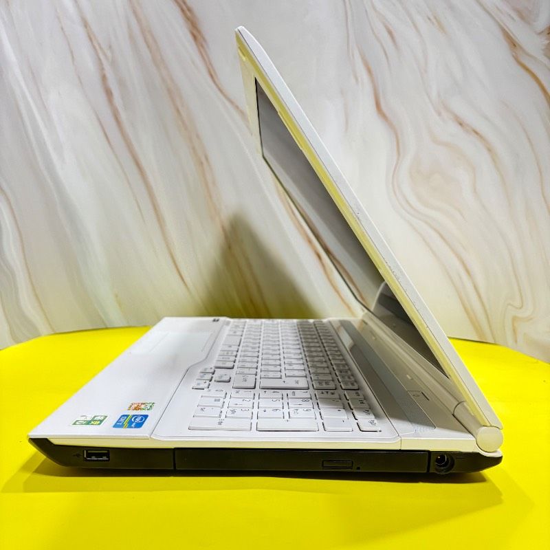 爆速Core i7✨美品✨富士通ノートパソコン✨メモリ8GB 新品SSD