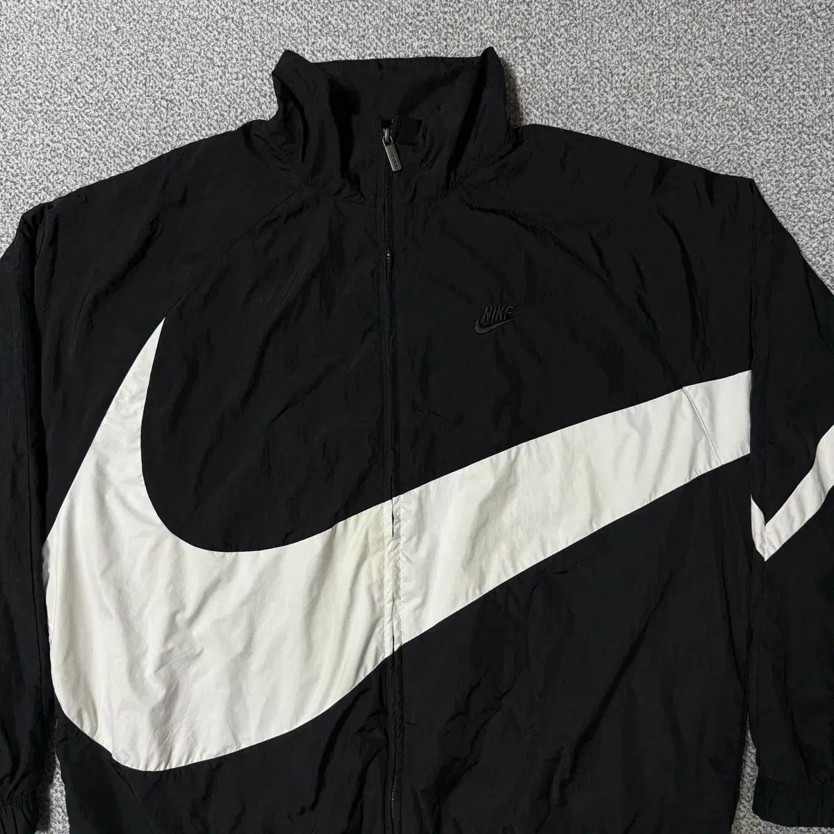 ナイキ ビッグスウッシュ ウィンドブレーカー 2XL - メルカリ