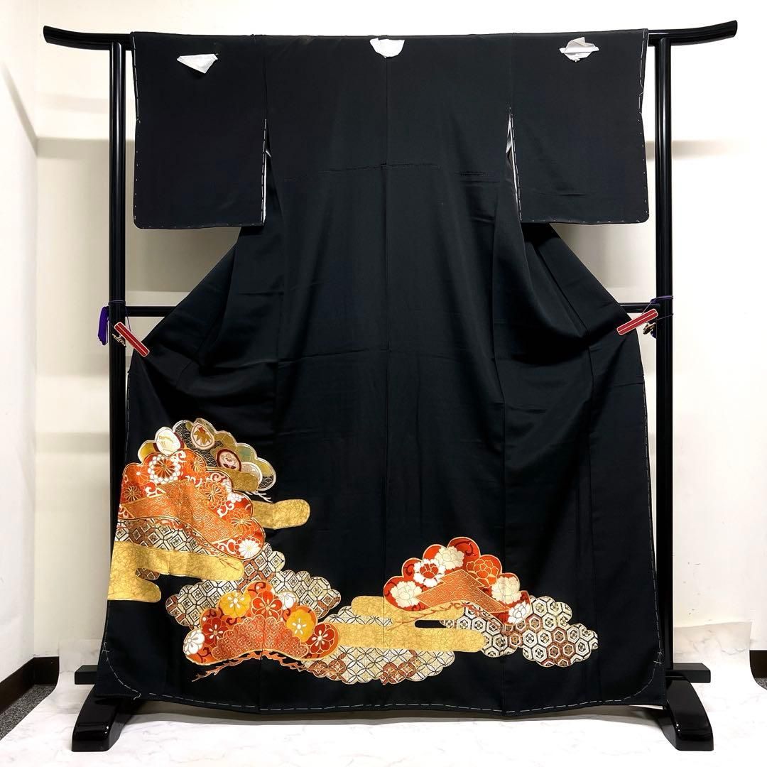 黒留袖　五つ紋　金駒刺繍　比翼付き　松　ヱ霞　菊花　青海波　着物　103tz 黒留袖 五つ紋 金駒刺繍 比翼付き 松 ヱ霞 菊花 青海波 着物 103tz