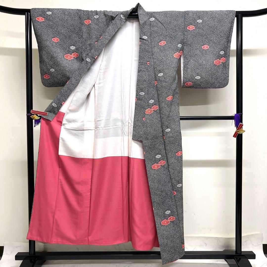 小紋 洗える着物 鹿の子 亀甲模様 エンボス加工 モノトーン 着物 103tz