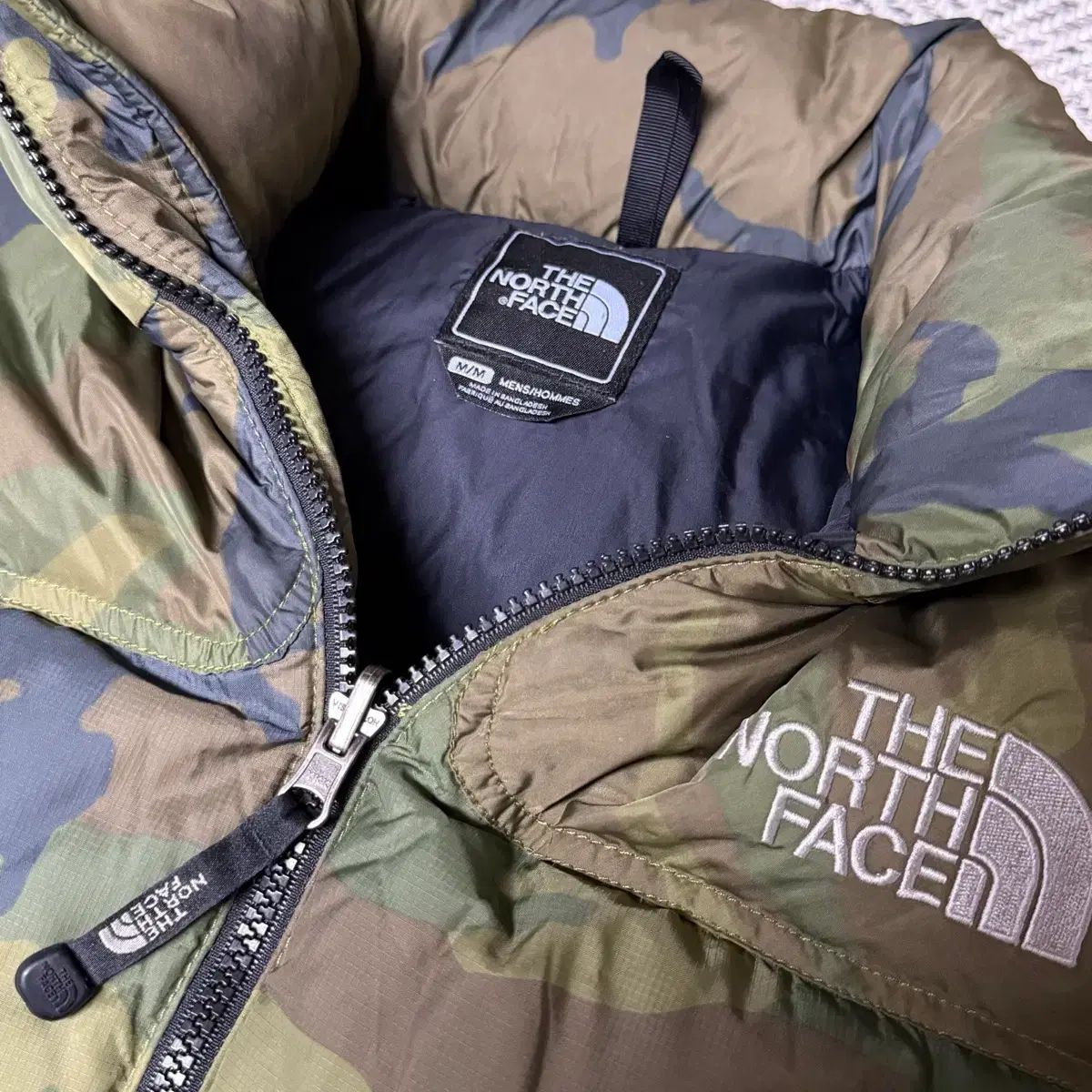 M THE NORTH FACE ザノースフェイス センターロゴ マット カモフラ 700
