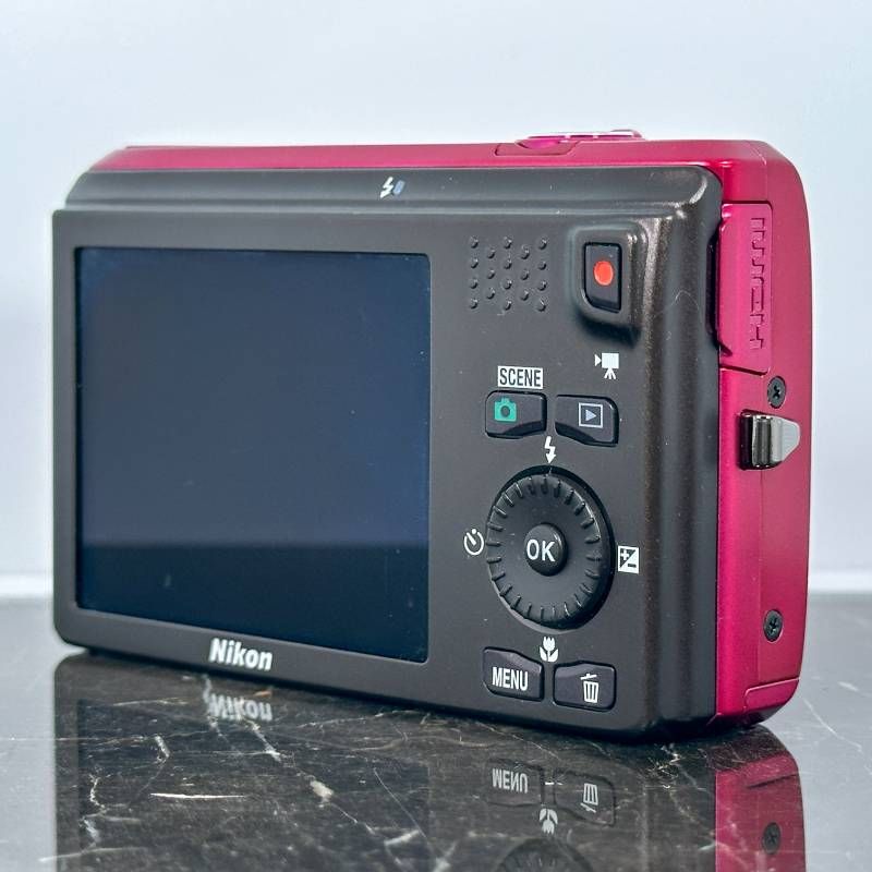 美品】Nikon COOLPIX S6300 レッド コンパクトデジタルカメラ 1600万