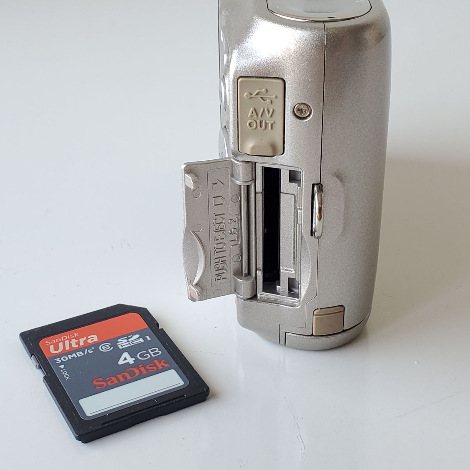 SDカード4GBをおまけ♪ 通電・基本動作確認 ニコンNikon COOLPIX L6