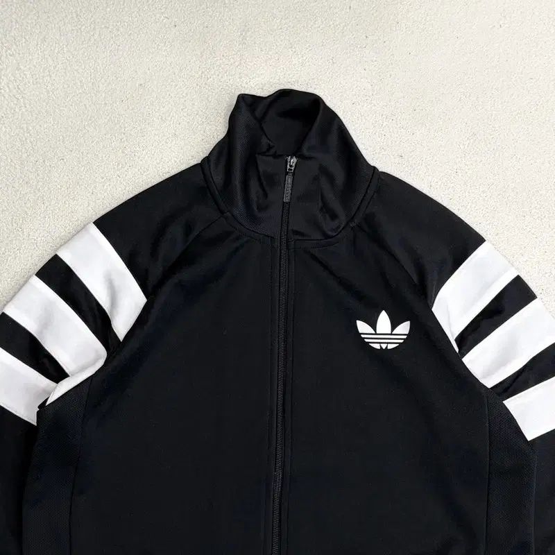 ADIDAS トレフォイル トラックジャージ ジャージ ジャケット M - メルカリ