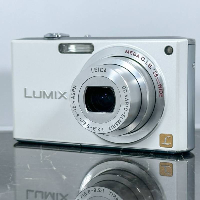 美品】Panasonic LUMIX DMC-FX33 ホワイト 810万画素 28mm広角 LEICA