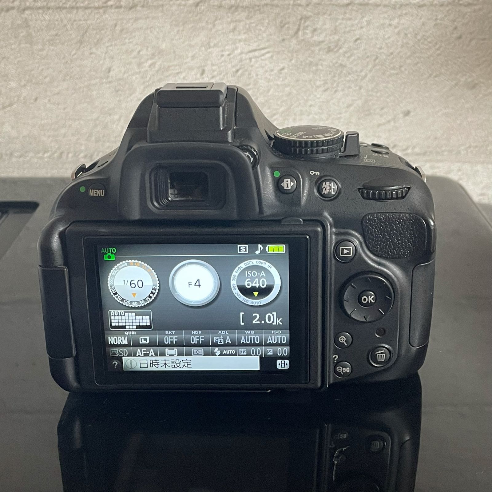 A14[7218G]11☆美品☆ ニコン Nikon D5200 ボディ 【ショット数 1,341