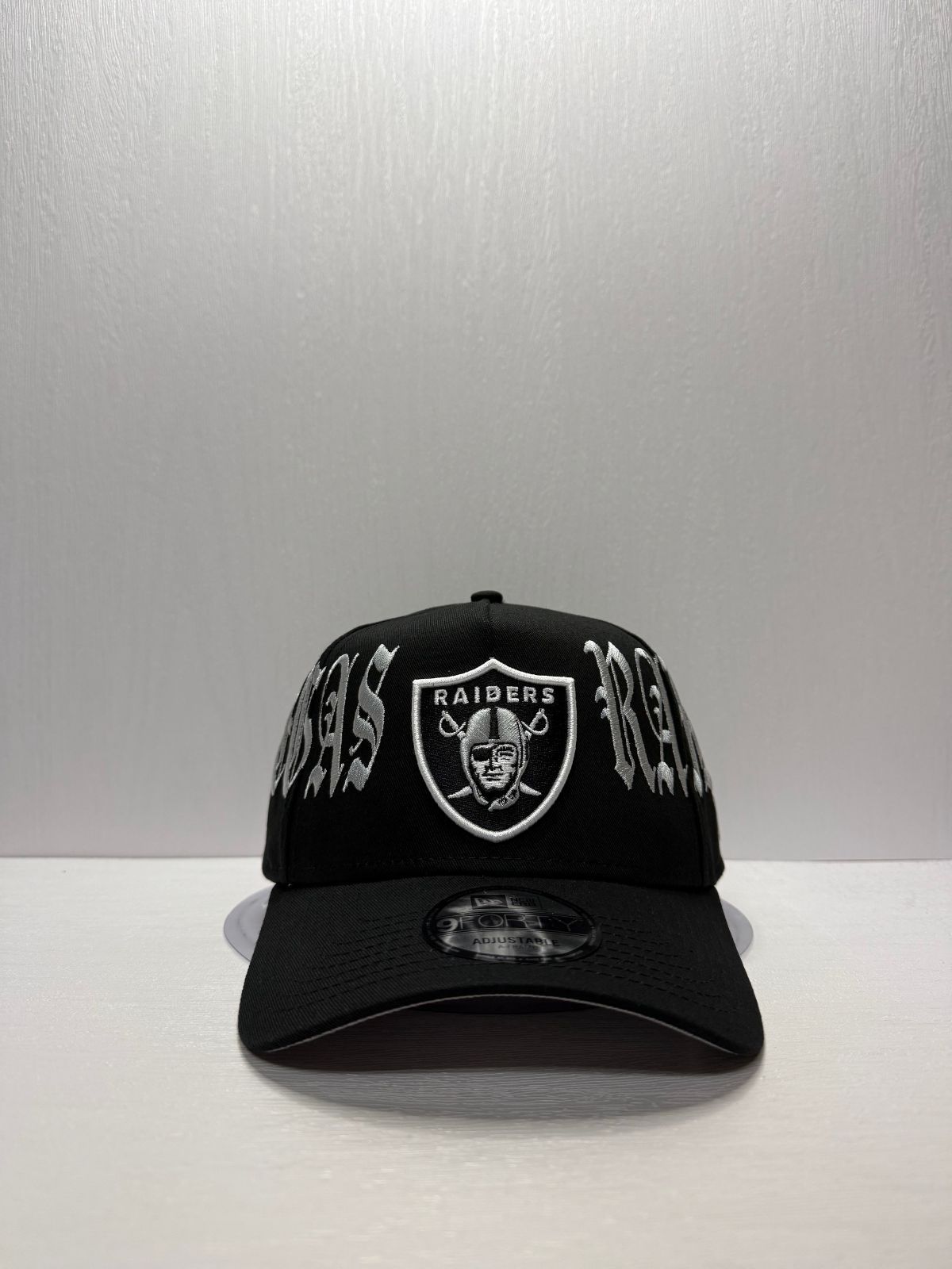 Newera オークランドレイダース ゴシックスクリプト 9forty A-FRAME