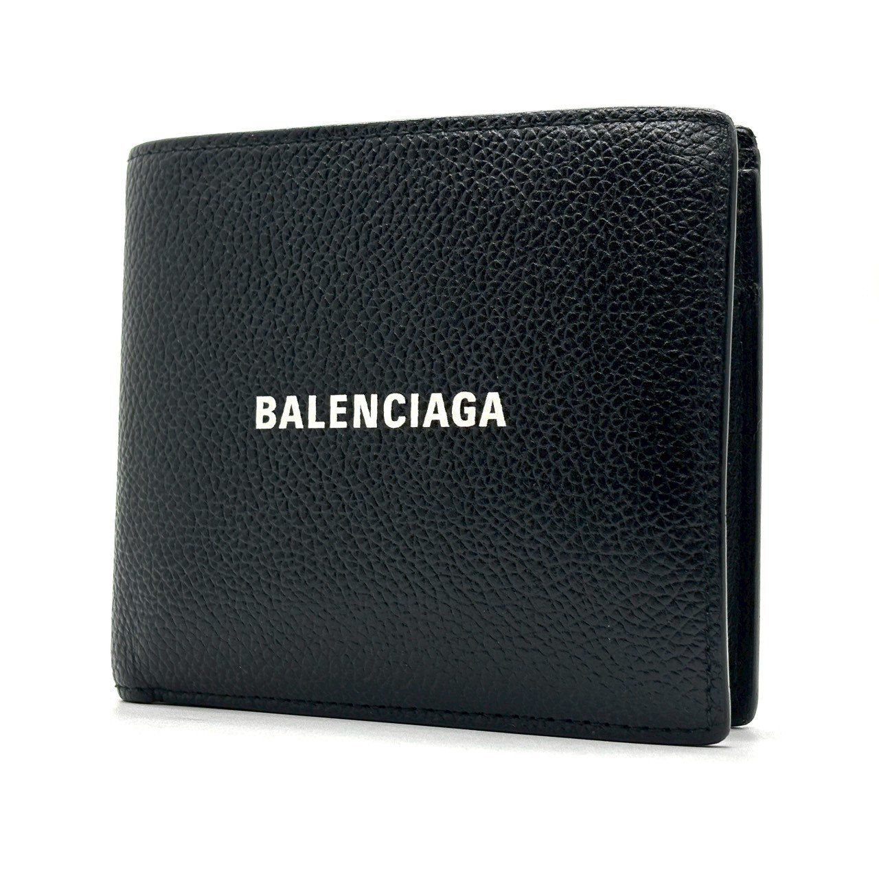 美品✨ BALENCIAGA エブリデイ 二つ折り財布 黒 レザー ロゴ 男女 今っぽさを選ぶ人へ】 BALENCIAGA 二つ折り財布 エブリデイ シボ革