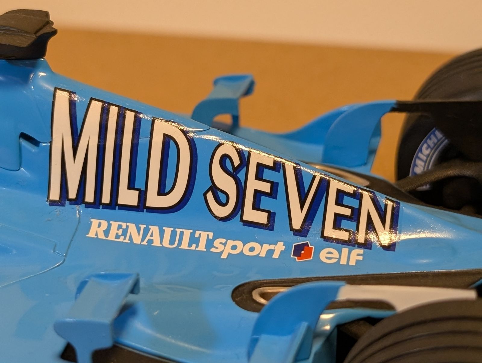 タバコデカール加工1/18ミニチャンプス ベネトンB201 ジェンソン