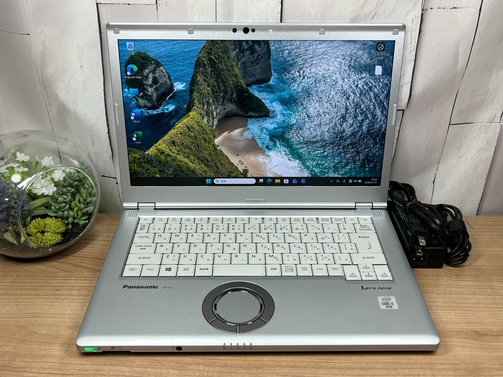 LTE・美品＞1194 軽量 Panasonic レッツノート CF-LV9 16GB/SSD256 i5