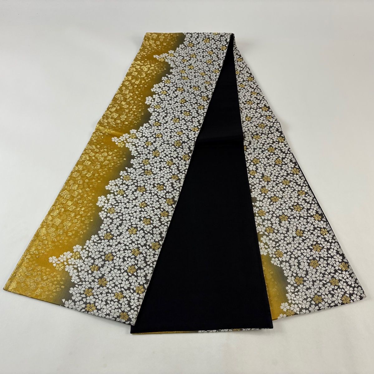 袋帯 秀品 桜 箔散らし 刺繍 金糸 黄土色 全通 正絹 【中古】 - メルカリ