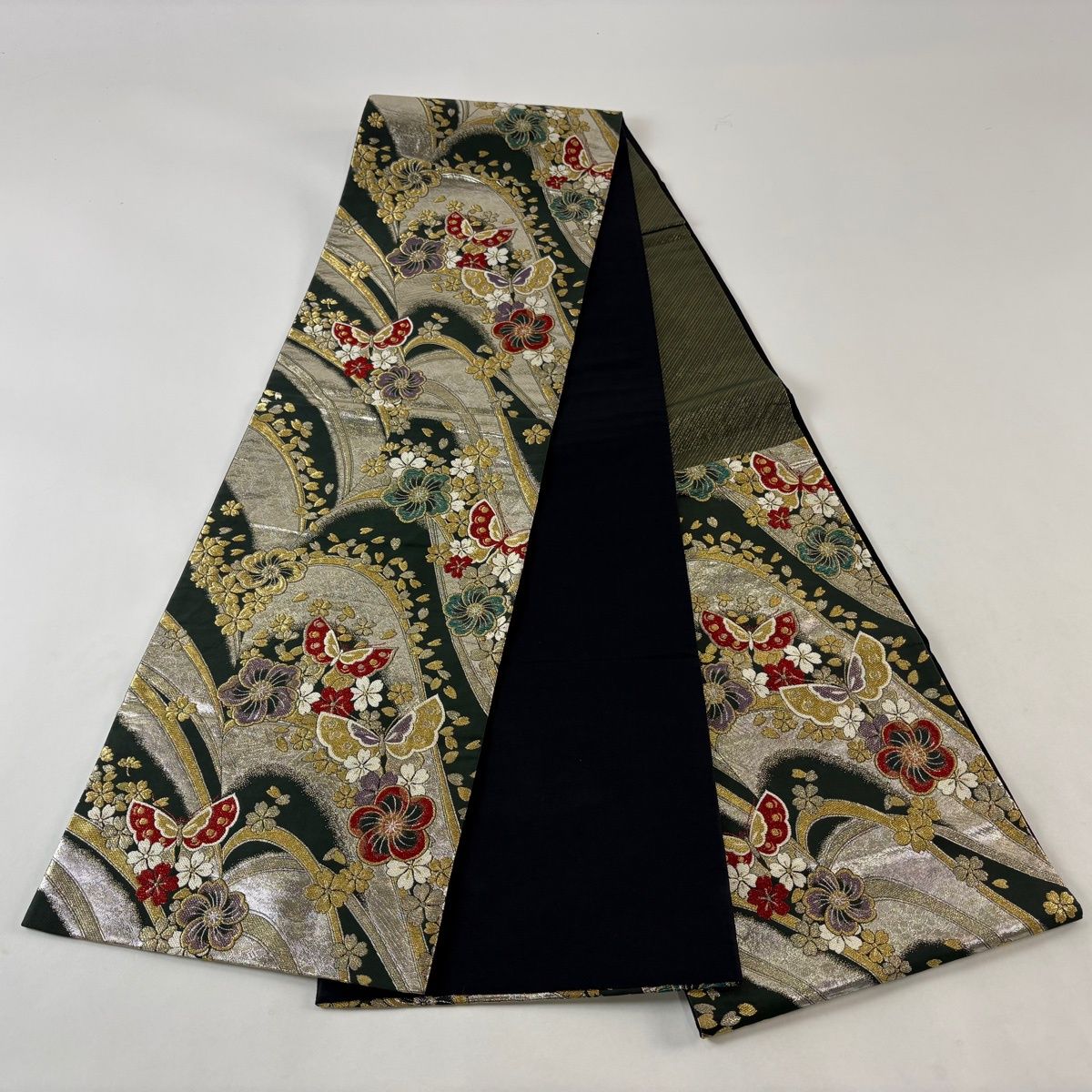 袋帯 秀品 蝶 桜 箔 金銀糸 深緑 六通 正絹 【中古】 - メルカリ