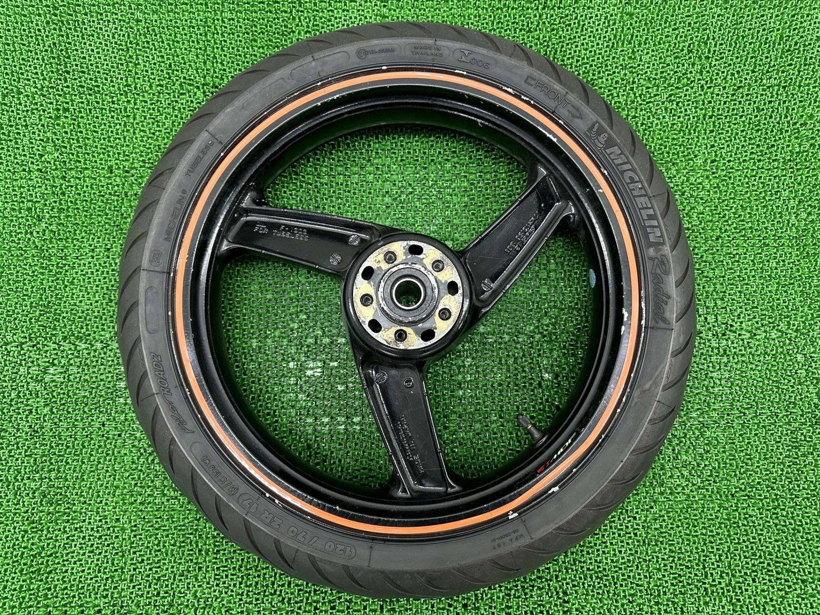 【値下げしました】フロントホイール ZZ-R1100 フロントホイール 1303 カワサキ 純正 中古 バイク 部品