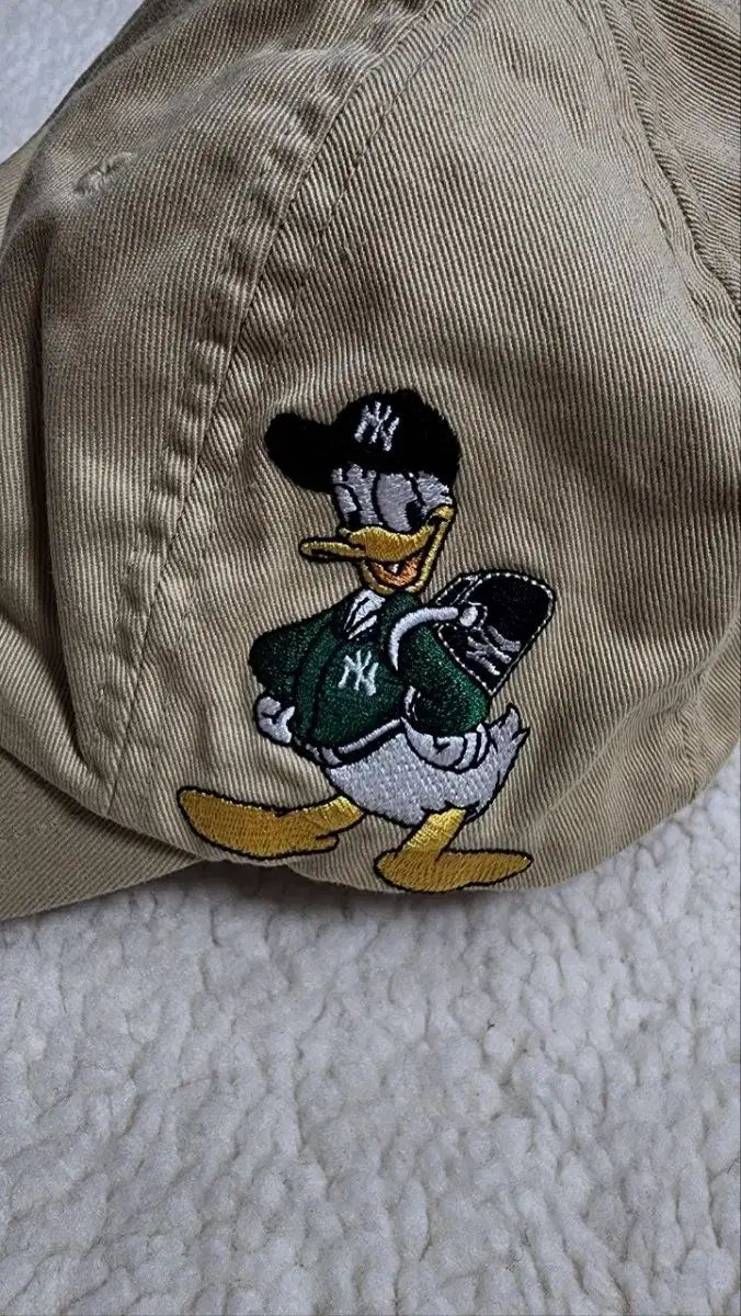 MLB ニューヨーク・ヤンキース ベースボールキャップ ベージュ + ドナルドダック