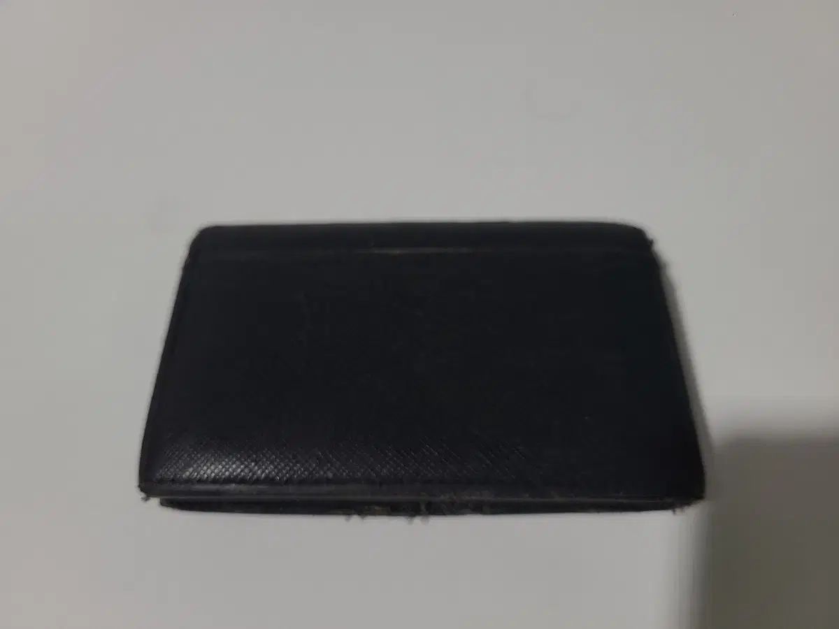 プラダ PRADA 二つ折り財布 TRIANGOLO 小銭入れ付き⁄SAFFIANO 中古 