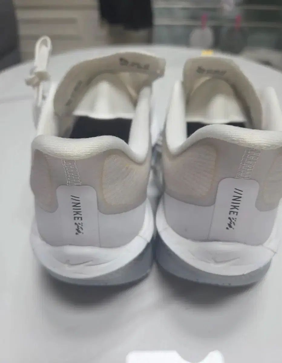 カーボン ランニングシューズ