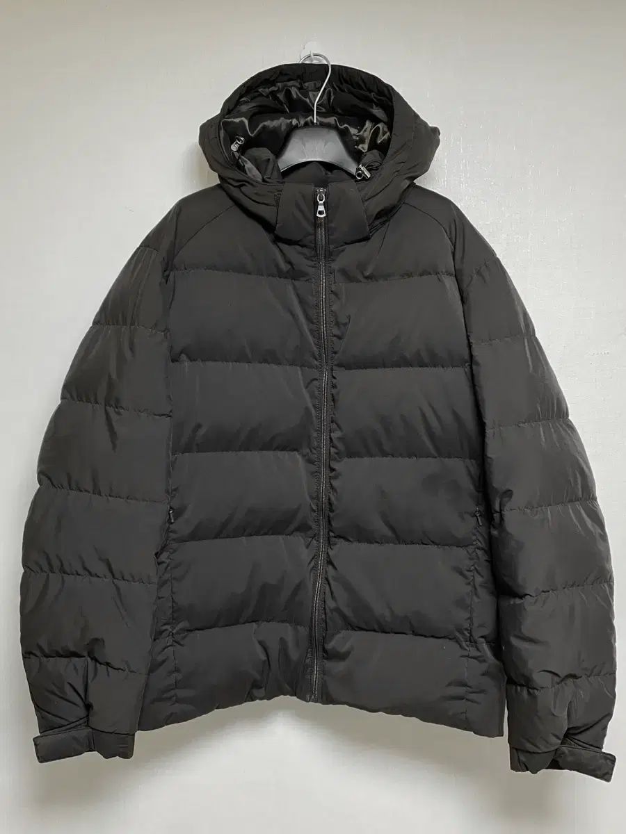 ユニクロ シームレス ダウン DARK BROWN XL - メルカリ