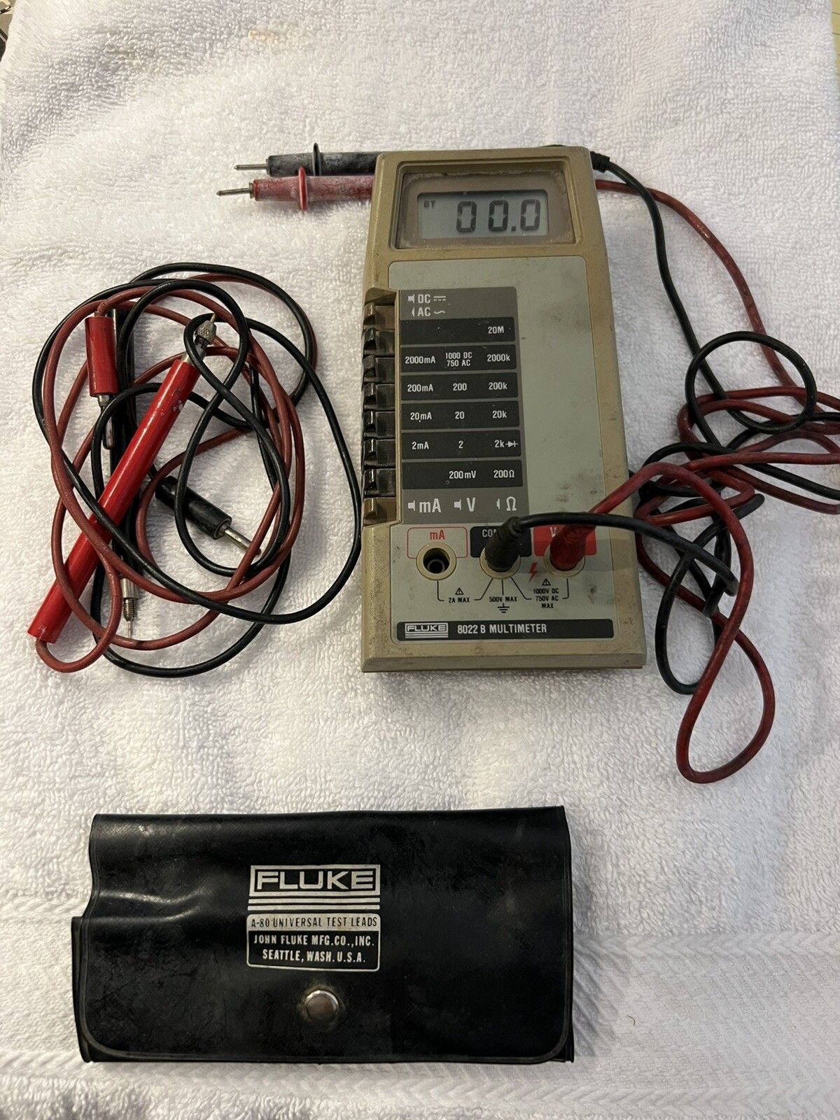 Fluke 8022 A Digital Multimeter Working W Leads And Extras Manual Case