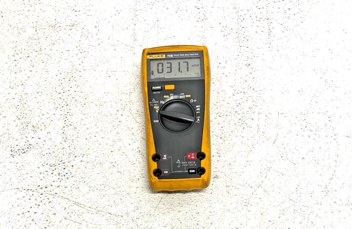 Fluke 79 Series III True RMS Digital Electrical Circuit Multimeter 264 D