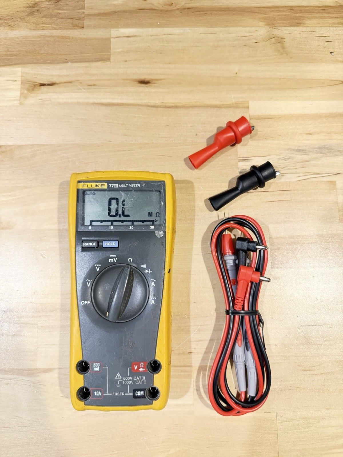 FLUKE 77 III MULTIMETER W LEADS SHIPS