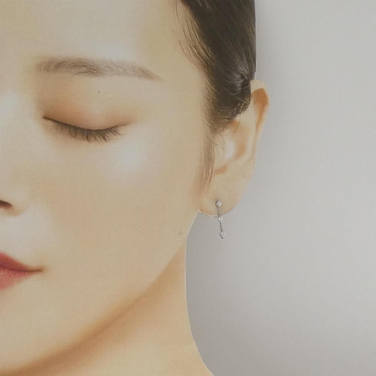 お値下げ♪18KWG スリーストーンダイヤモンド 合計0.10ct ピアス K18WG スリーストーン ダイヤモンド ピアス 0.20CT - メルカリ