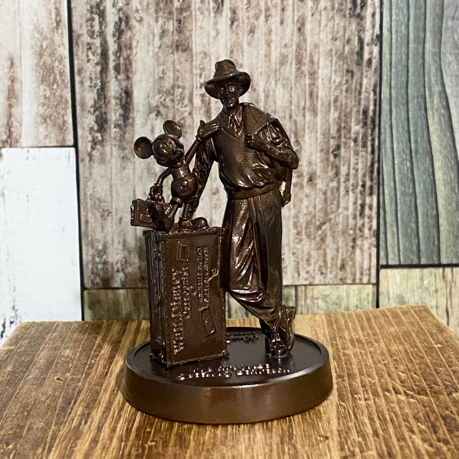 ウォルト・ディズニー＆ミッキーマウス ペーパーウェイト 2012 JCB