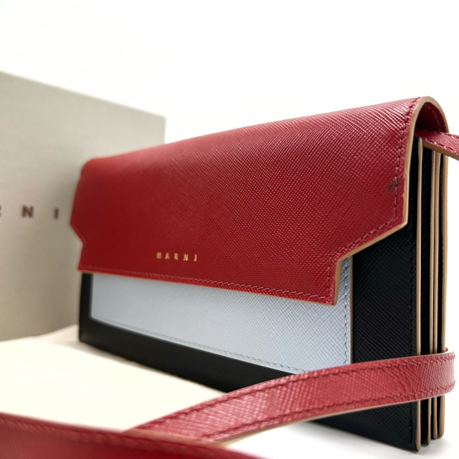 美品 MARNI マルニ ウォレット ショルダーバッグ 財布 小銭 肩掛け 斜 
