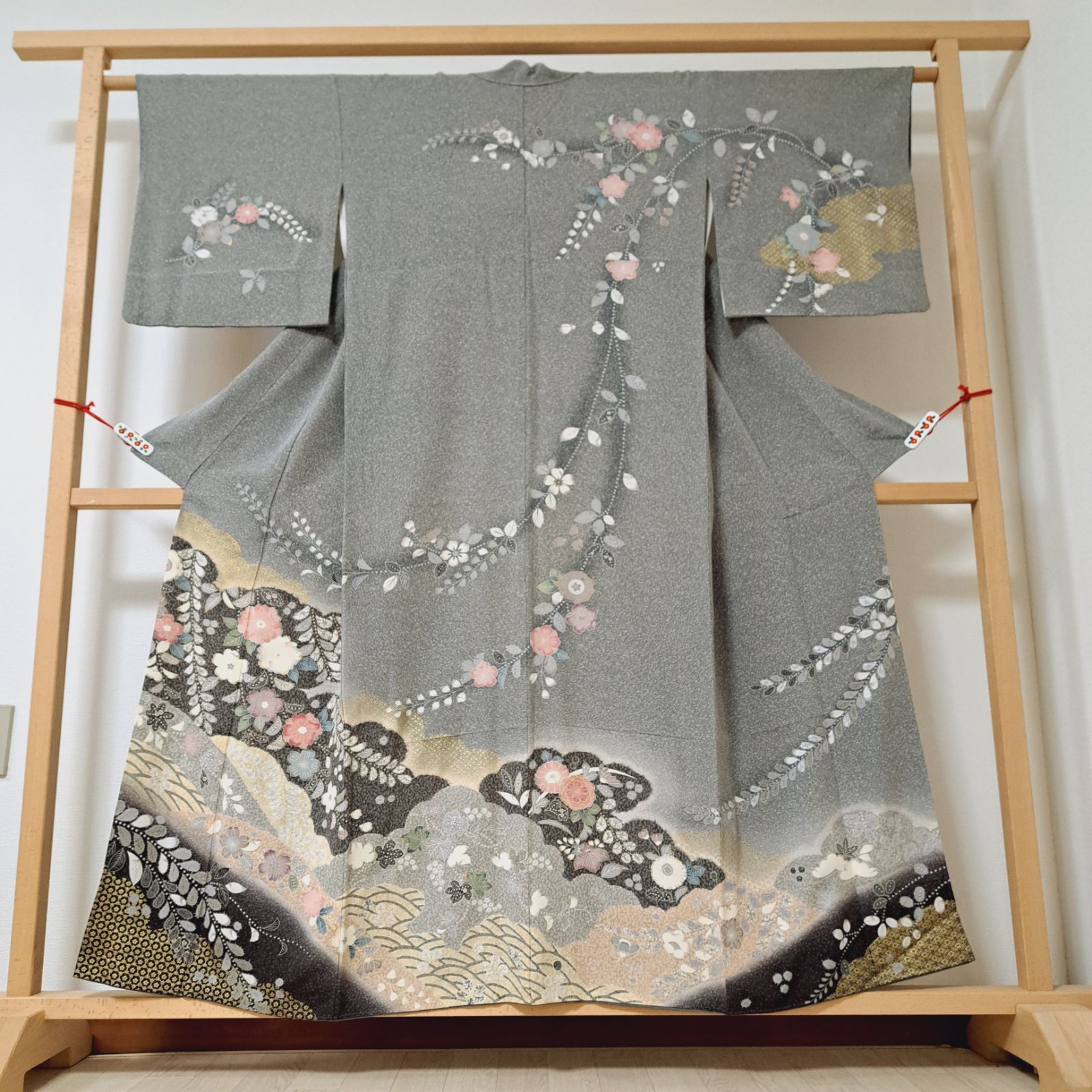訪問着】裄68 丈157 袖48 正絹 袷 たたき染めグレー系地辻が花風文様