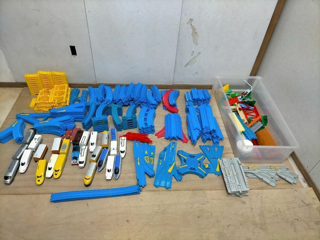 プラレール まとめ売り パーツ350点以上 250206 2