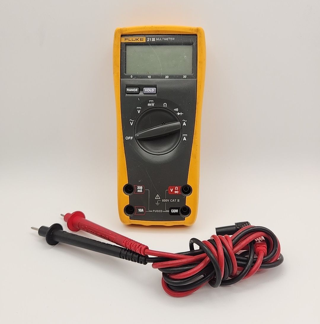 Fluke 21 Series III Handheld Portable Digital Multimeter 600 V 10 A 32 MOhm