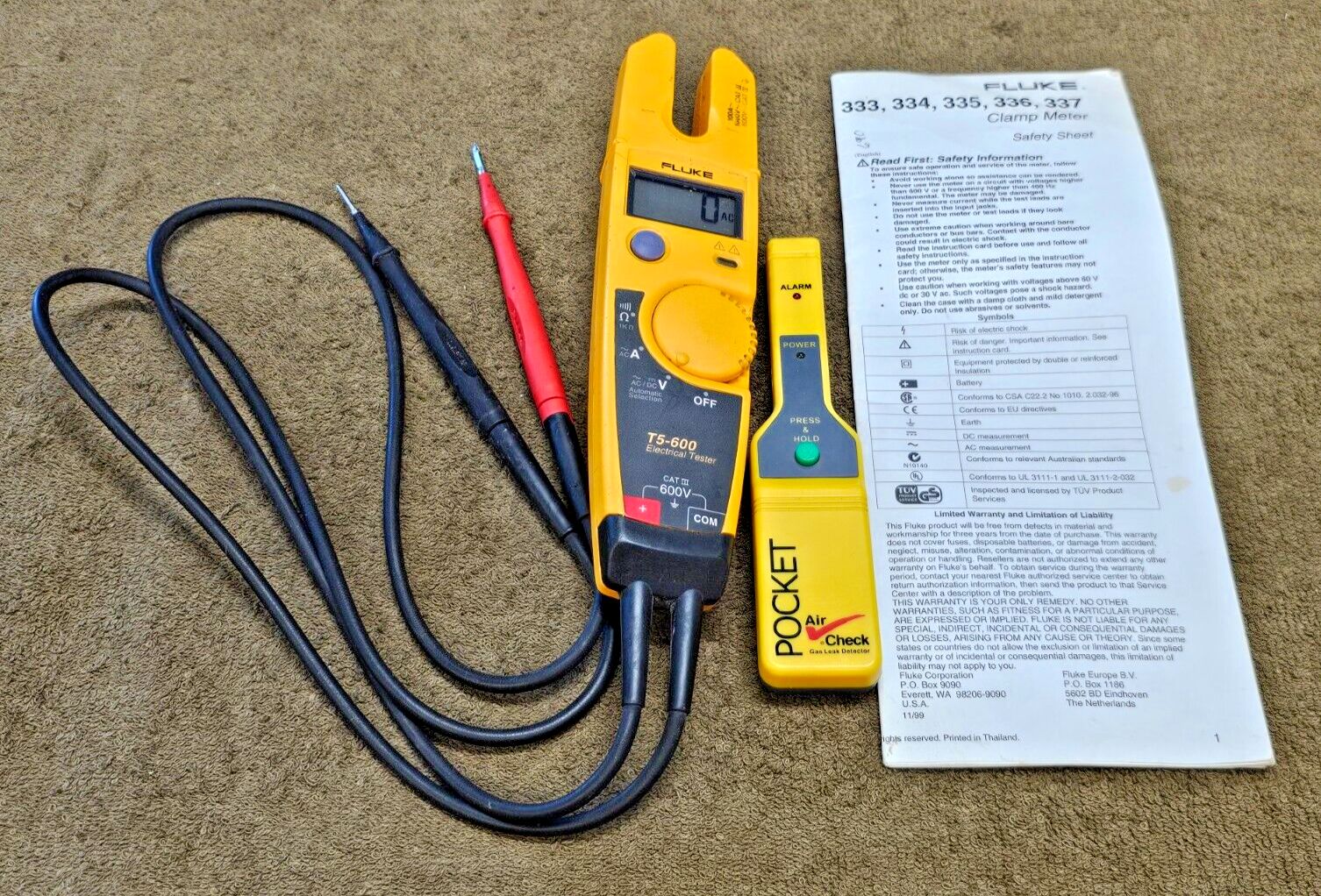 Fluke T 5 600 Electrical er Pocket Air Check Gas Detector Cat III Multimeter