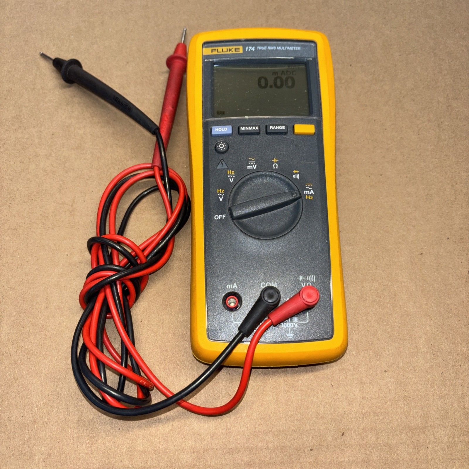 Nice Clean ed Fluke 174 TRM Handheld Meter w Leads Multimeter Works