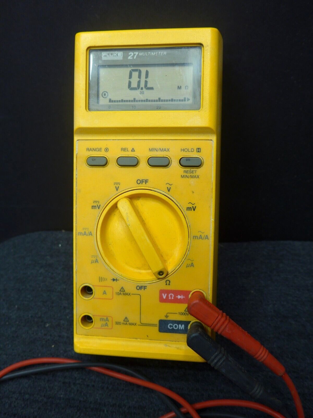 Rugged Fluke 27 Multimeter w Case and Leads