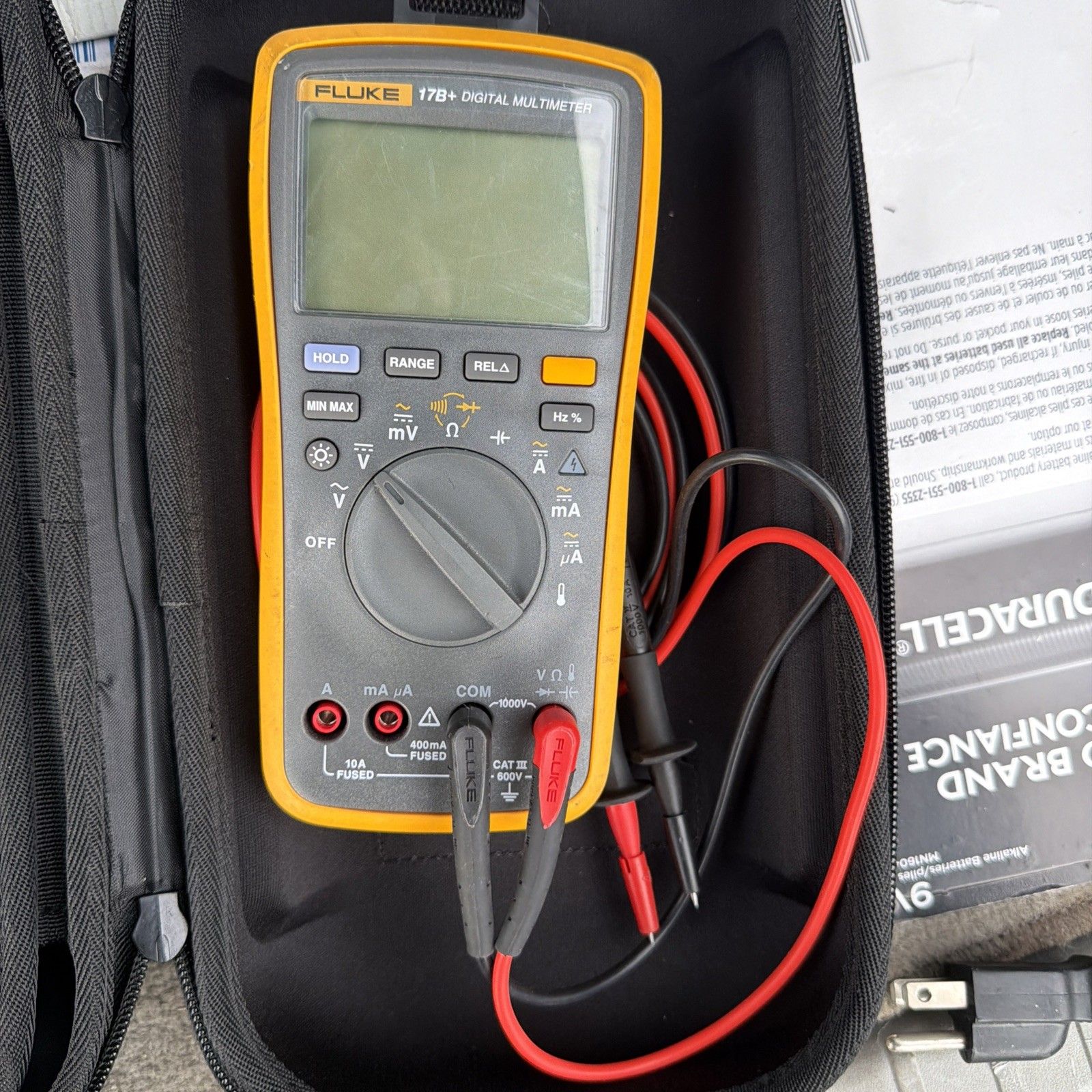 Fluke 17 B Digital Multimeter 600 V CAT III AC DC Hard Case